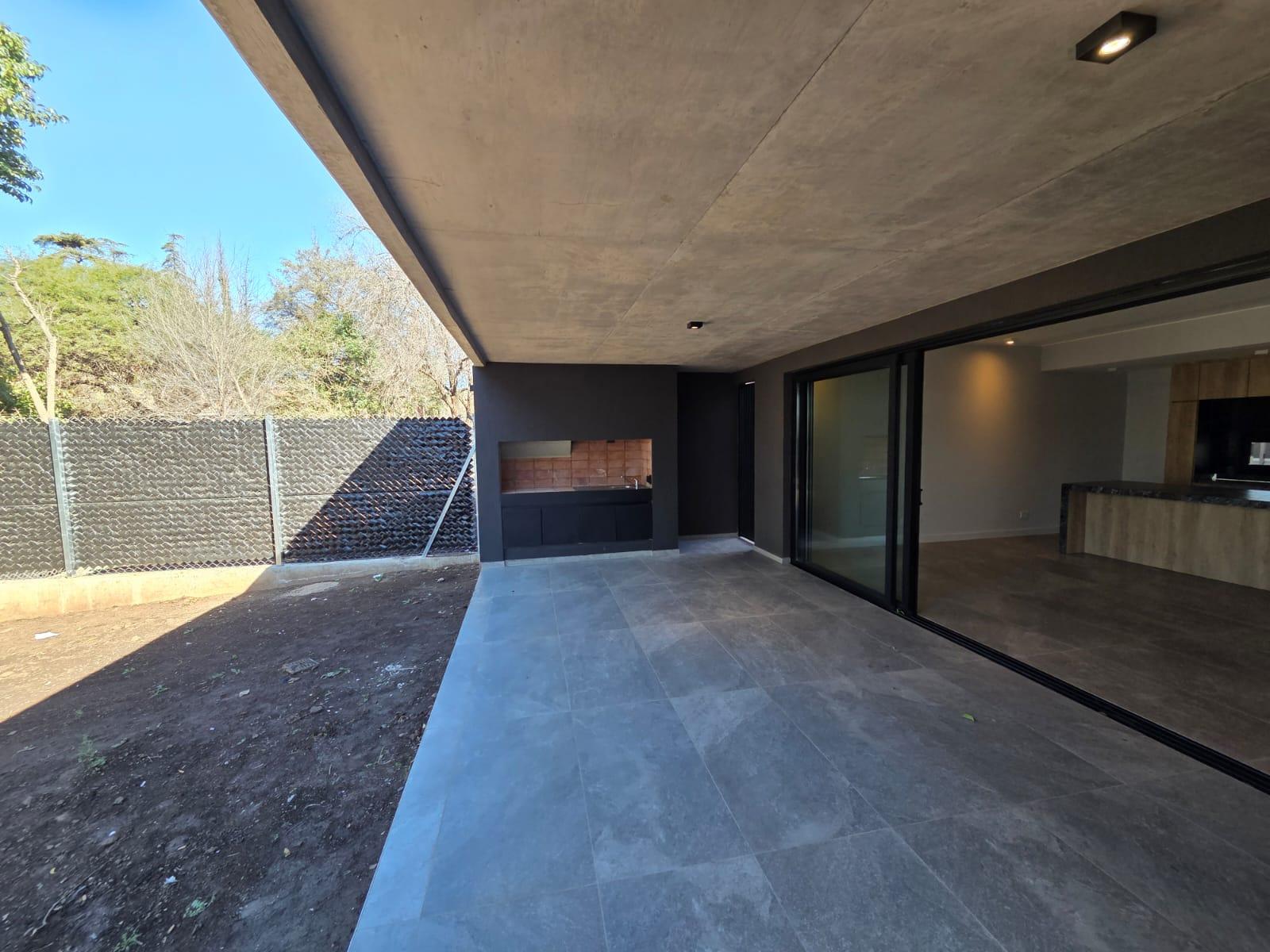 Housing / Casas 3 Dormit / 200 M2 / Todo Planta Baja / Cochera Doble / Villa Warcalde