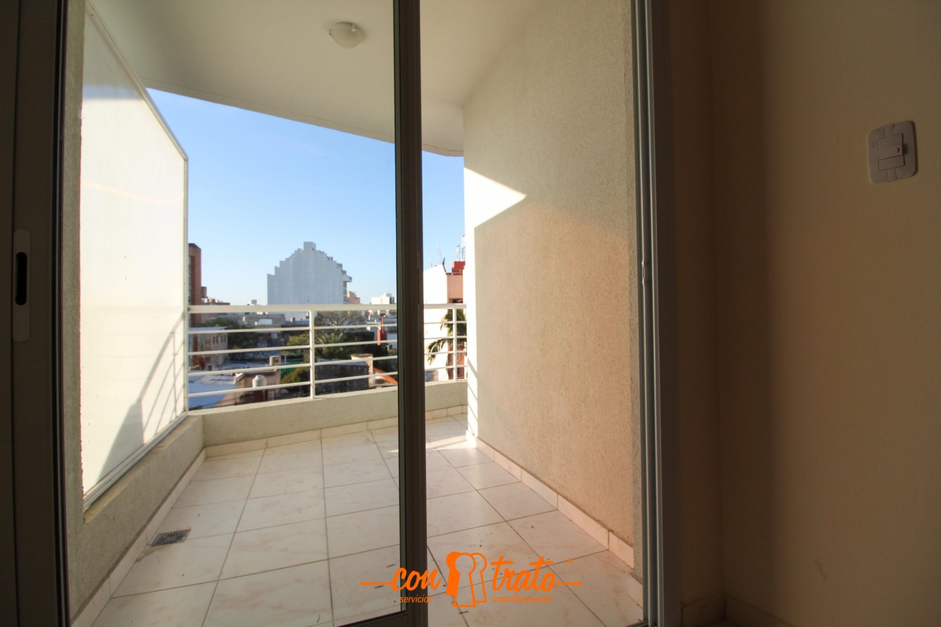 1 dorm. c/ balcón y cochera! 12 de Octubre Bº Providencia