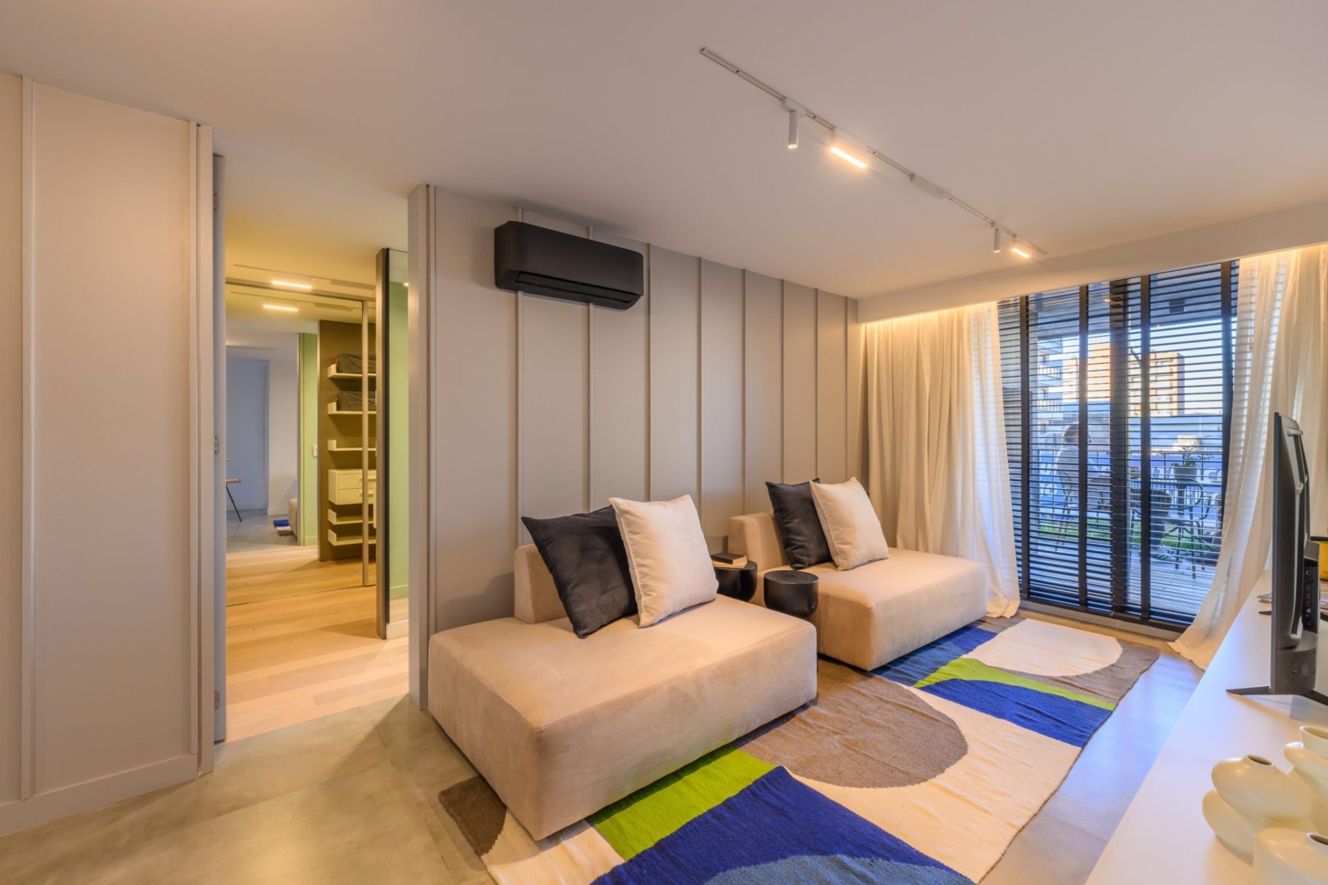 BALCÓN Y ASADOR PROPIO