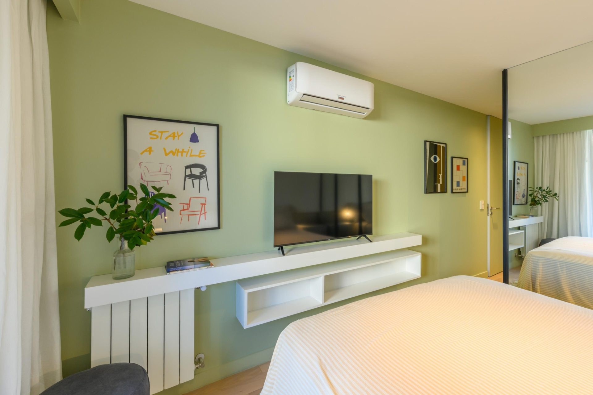 BALCÓN Y ASADOR PROPIO