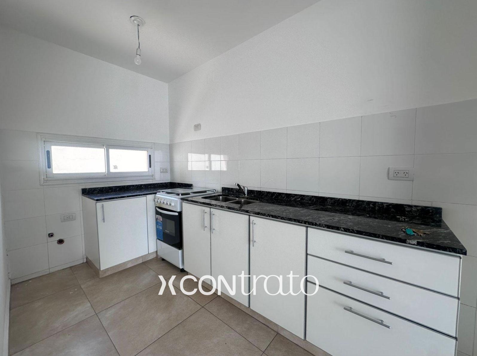 Dúplex en Alquiler de 2 Dormitorios c/ Patio y Asador en Barrio Yapeyu