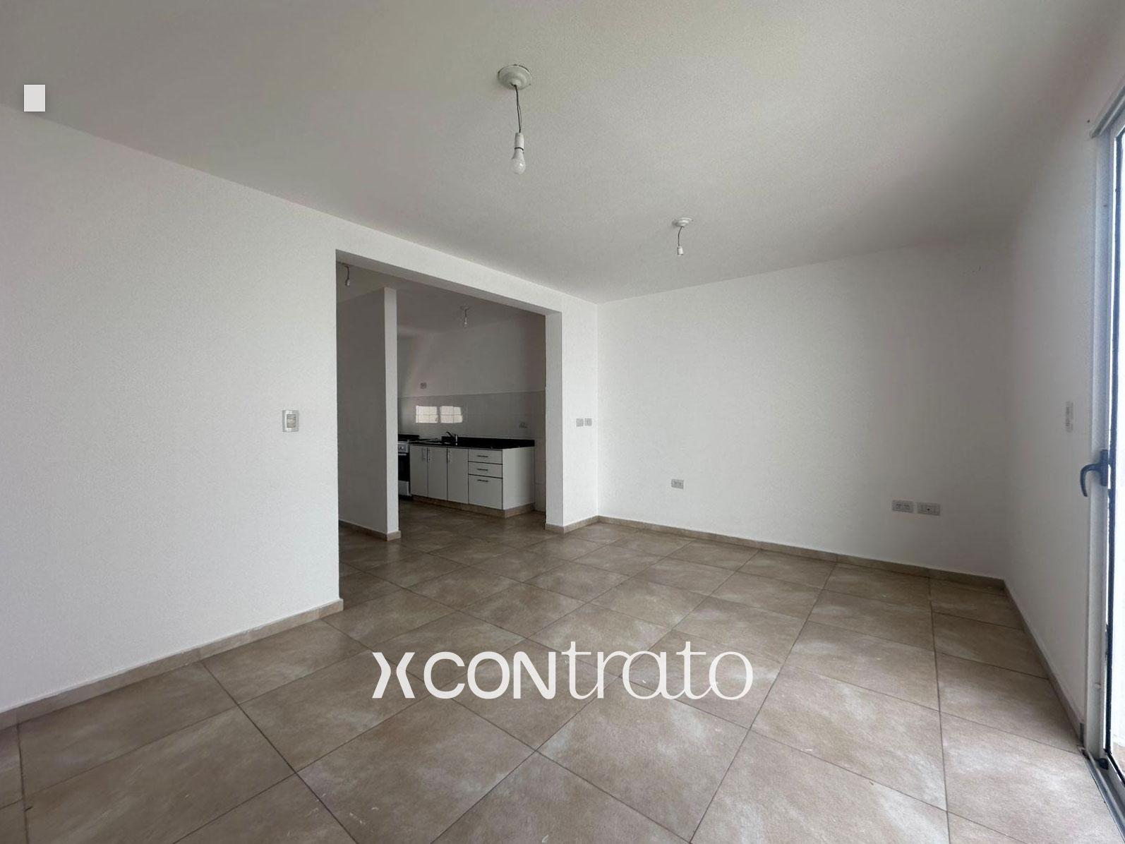 Dúplex en Alquiler de 2 Dormitorios c/ Patio y Asador en Barrio Yapeyu