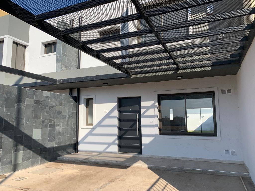 ALQUILO Dúplex 3 dorm. en DOCTA etapa 1 - 3 baños ingreso para vehículo patio c/asador