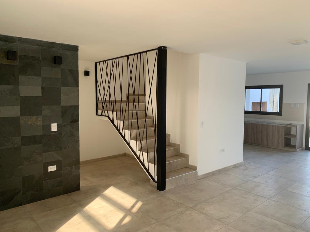 ALQUILO Dúplex 3 dorm. en DOCTA etapa 1 - 3 baños ingreso para vehículo patio c/asador