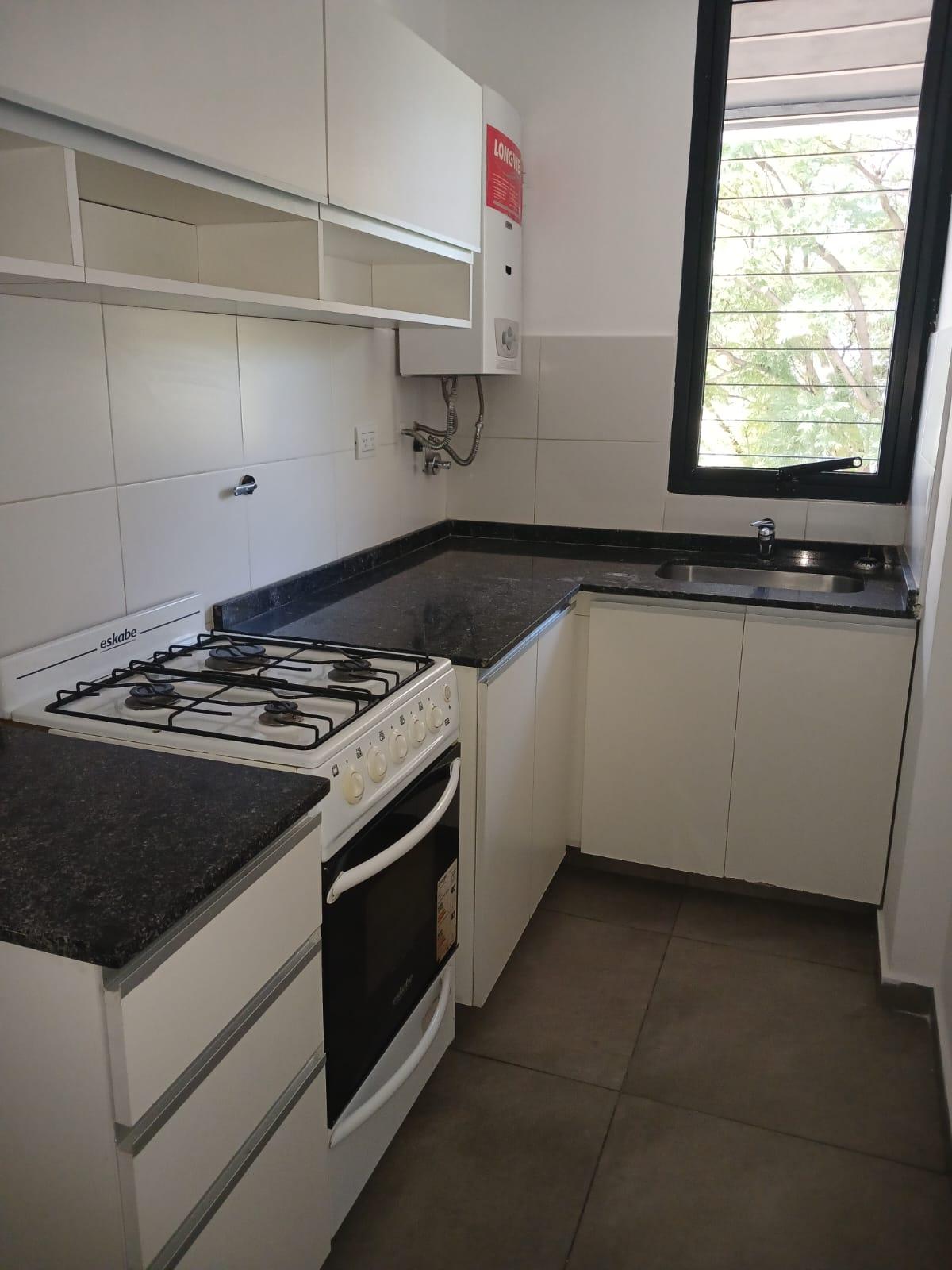 Dpto. 1 dormitorio HERMOSO!! Balcón amplio 2º piso externo. BºGeneral paz. Edif. con pileta y asador