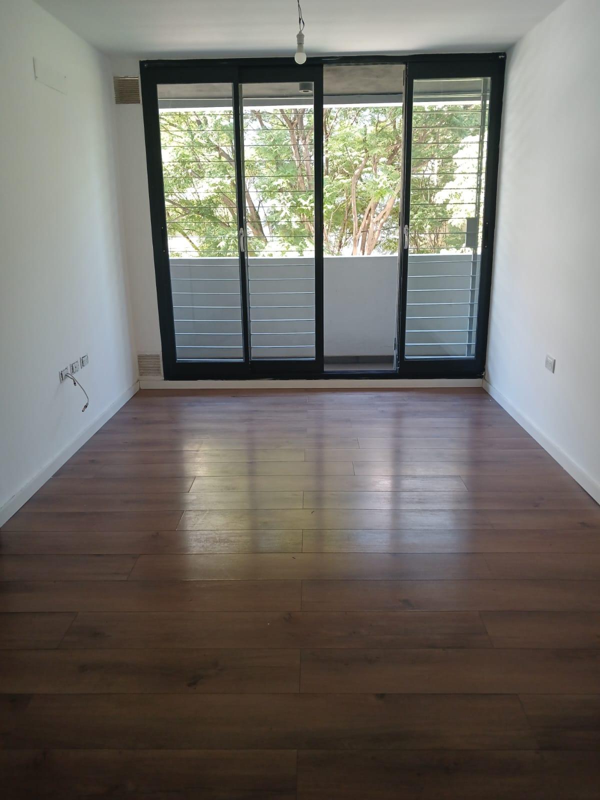 Dpto. 1 dormitorio HERMOSO!! Balcón amplio 2º piso externo. BºGeneral paz. Edif. con pileta y asador