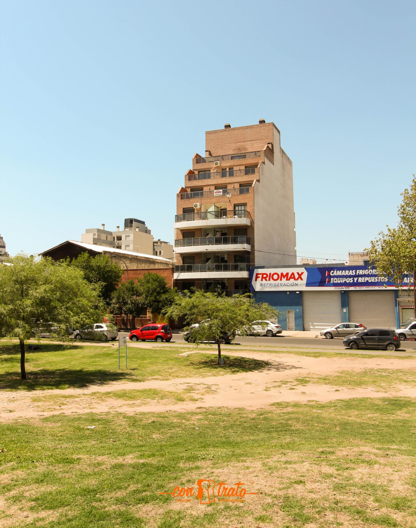 Dpto. 1 dormitorio amplio tercer piso EXTERNO con balcón Bº General paz