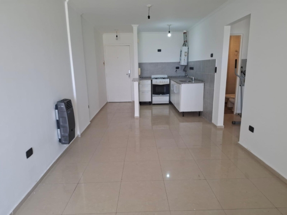 Dpto. 1 dormitorio amplio tercer piso EXTERNO con balcón Bº General paz