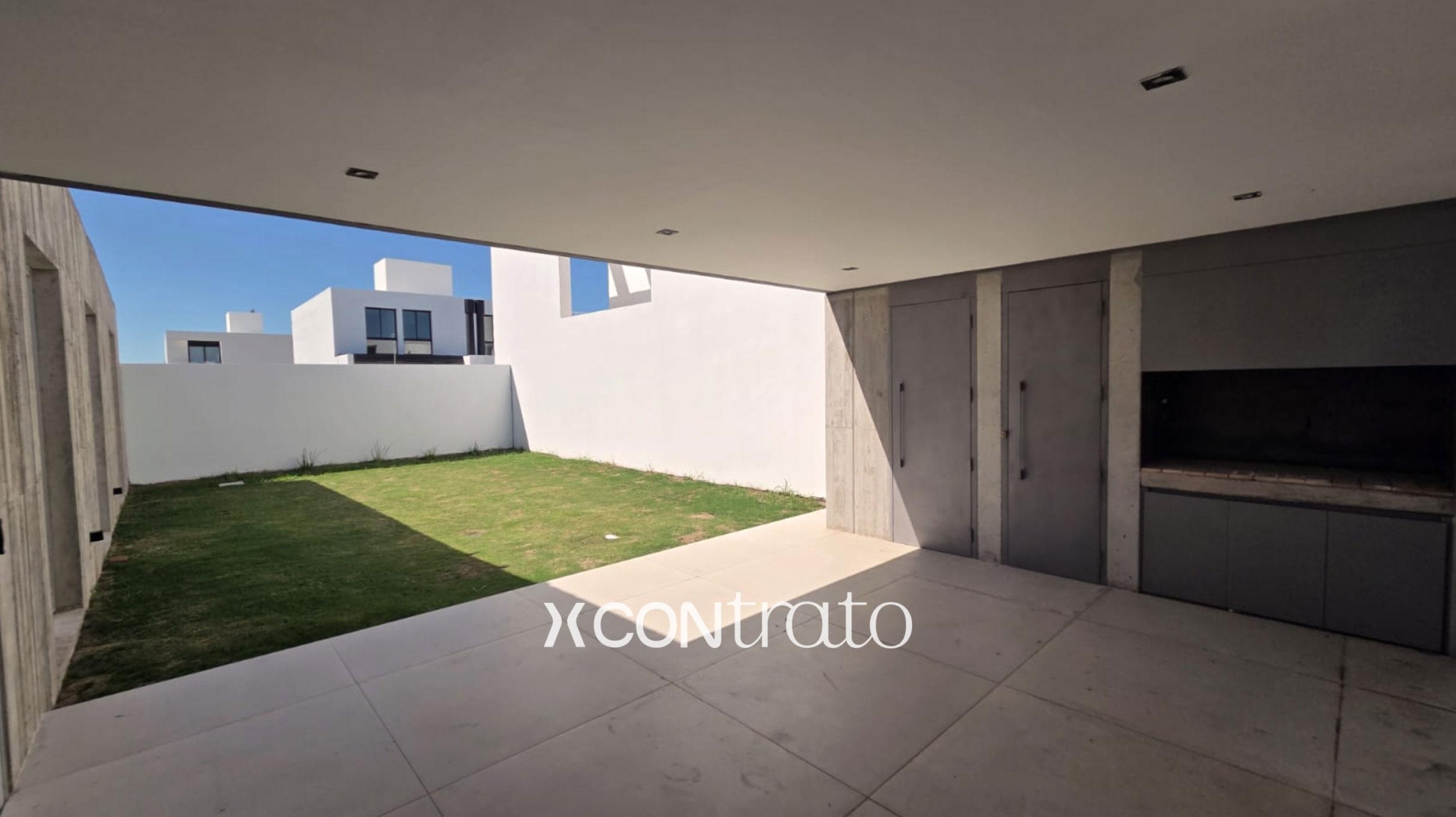 Casa A ESTRENAR, Toda en Planta Baja – Fondo Norte!! 300 m2 Terreno  Bº Campo Chico –   Zona SUR!