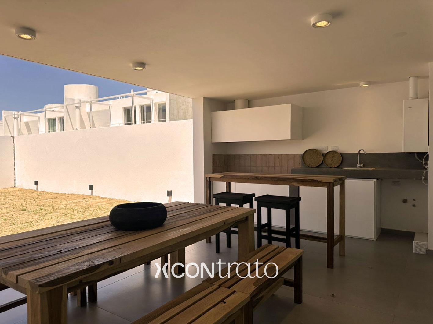 Casa A ESTRENAR!  3 Dormit  200 m2 Cub 300 m2 Terr  Bº Campo Chico – Zona SUR! Imperdible!