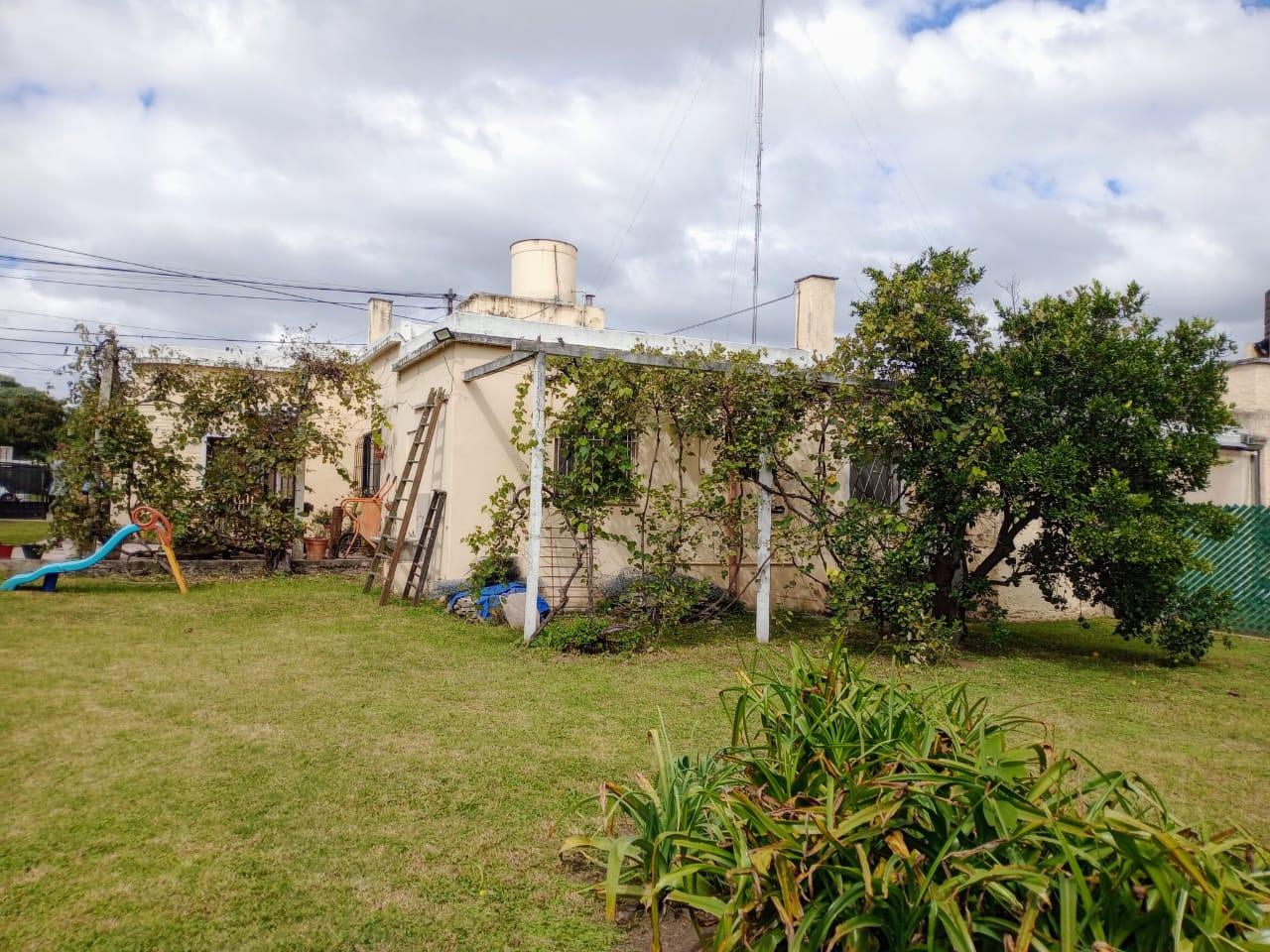 Casa ideal desarrollistas ubicada en centro de villa Allende!!