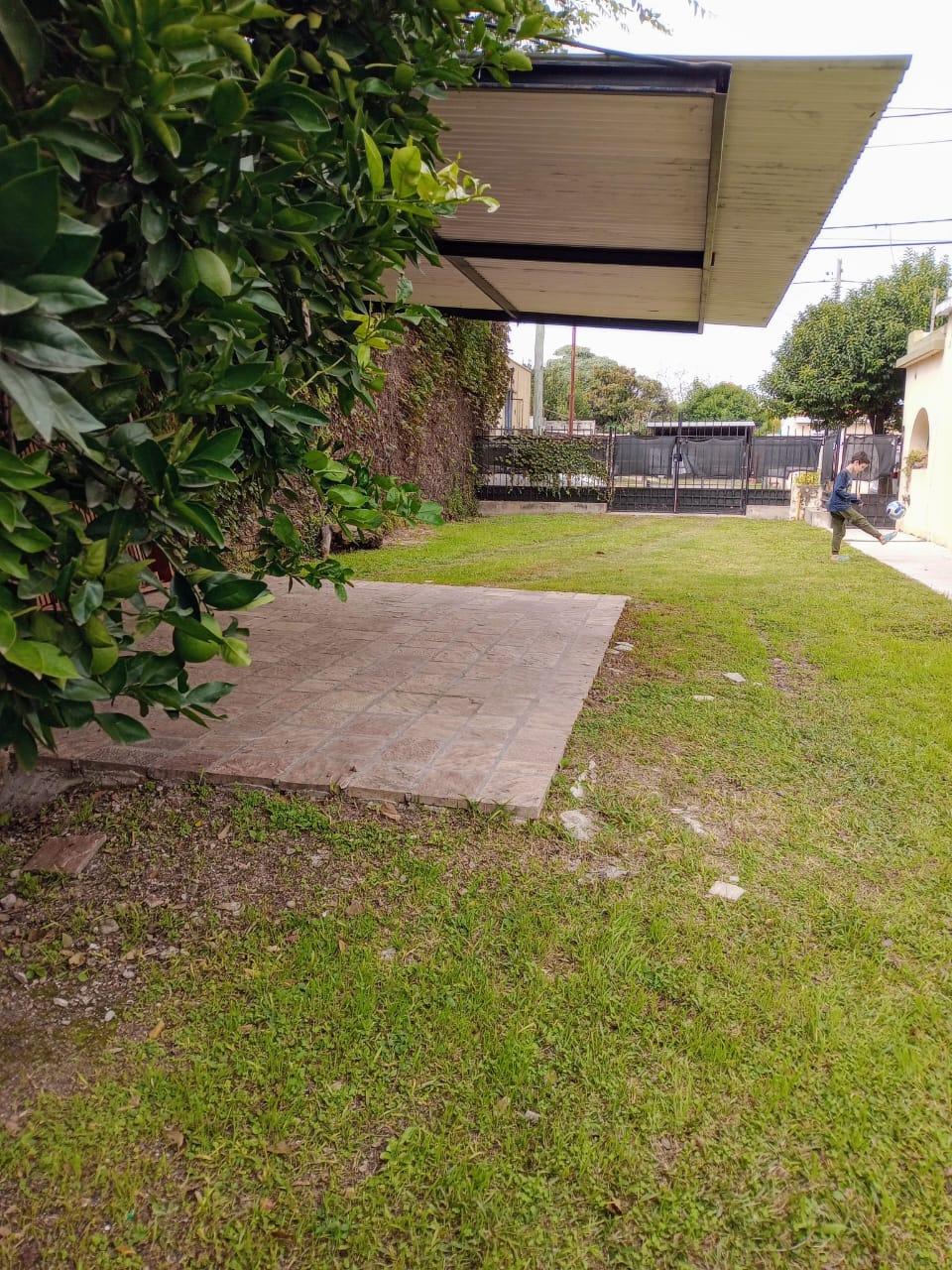 Casa ideal desarrollistas ubicada en centro de villa Allende!!