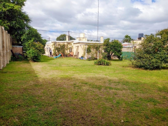 Casa ideal desarrollistas ubicada en centro de villa Allende!!