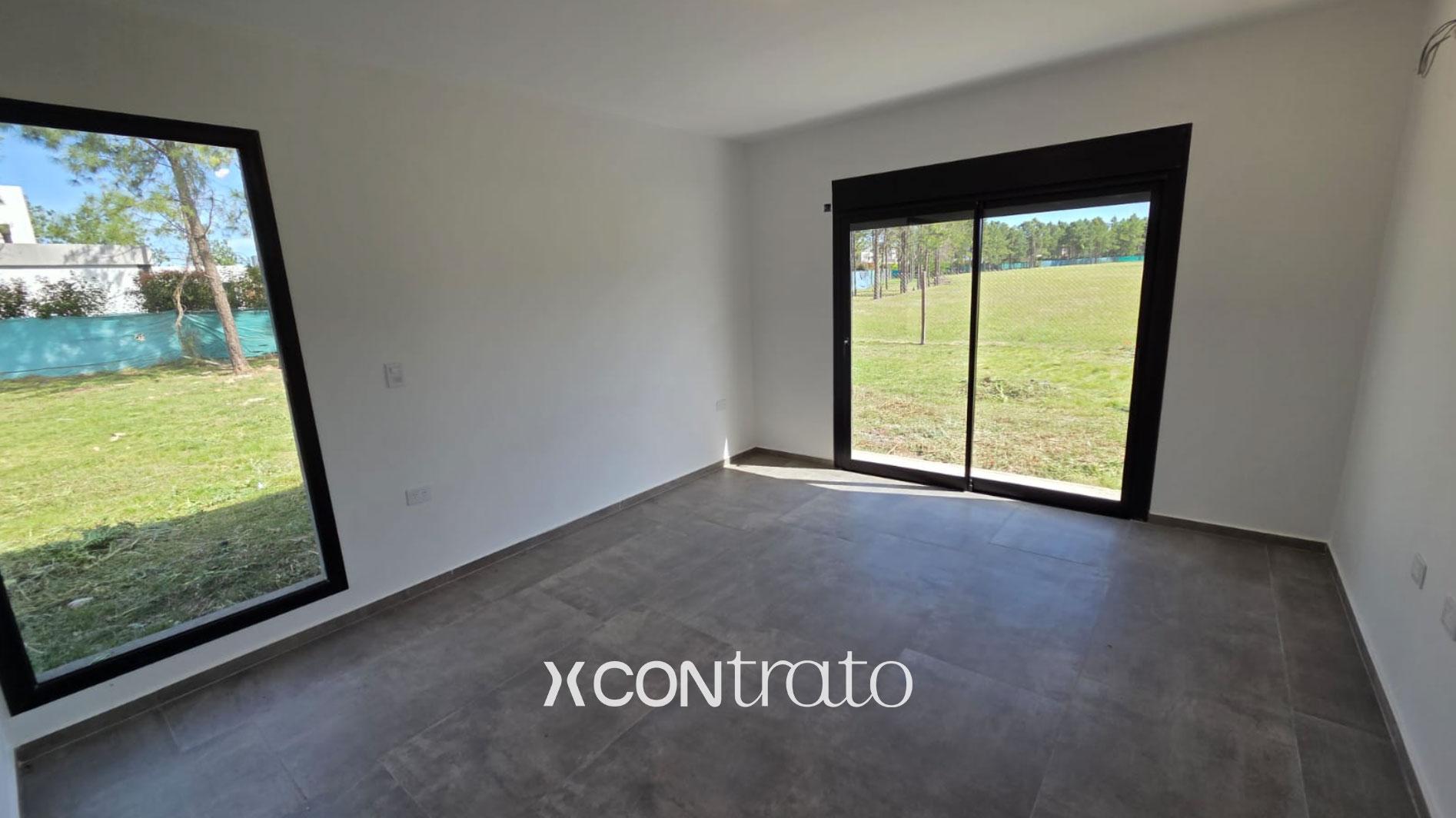 Casa en Venta Chacras de la Villa 3  dormitorios con Quincho y Pileta, APTA CREDITO