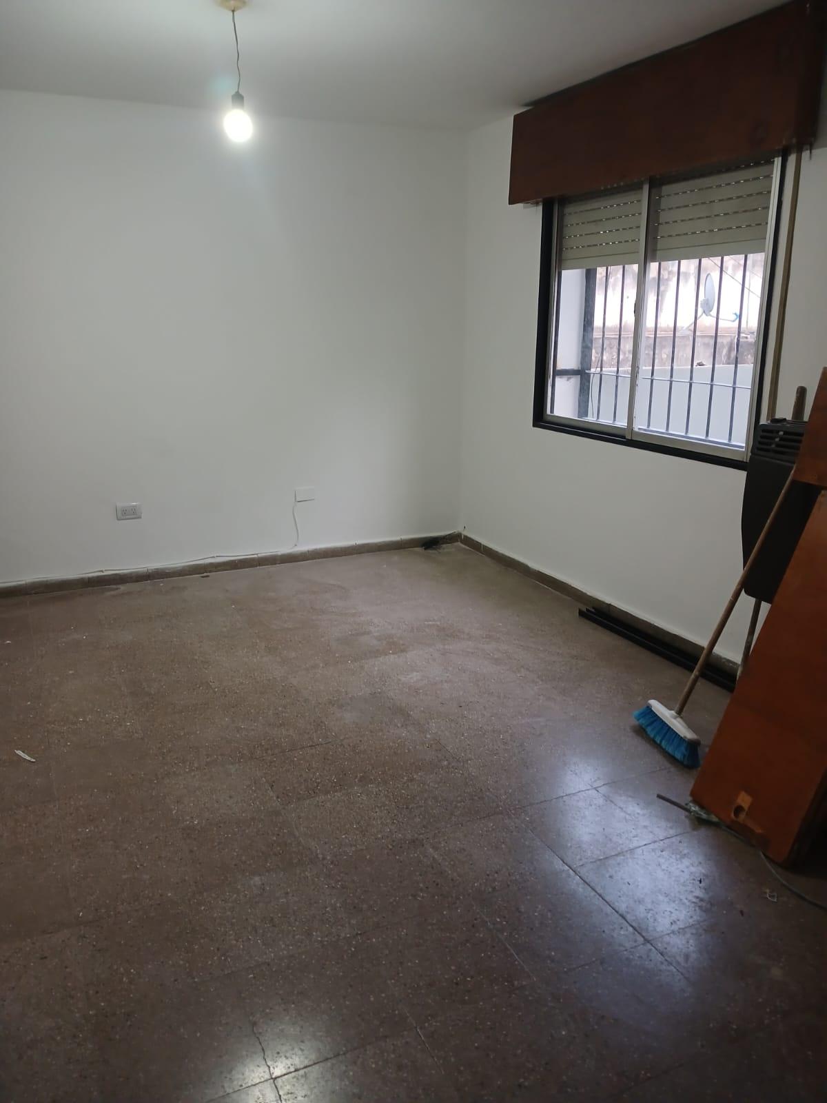 Dpto. 2 dorm. más escritorio c/patio SIN EXPENSAS – Bº Observatorio zona Tribunales II