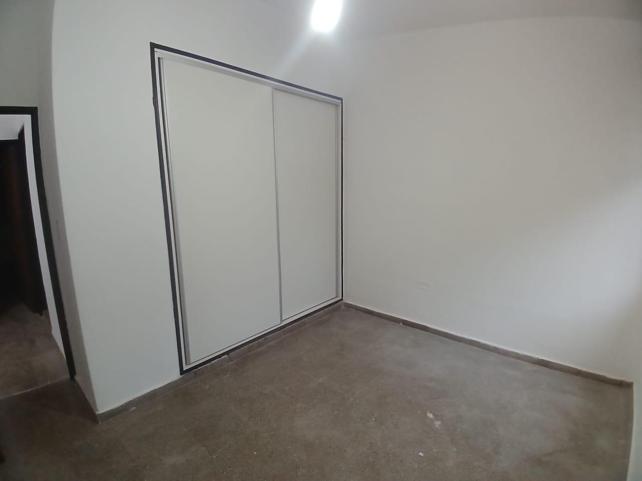 Dpto. 2 dorm. más escritorio c/patio SIN EXPENSAS – Bº Observatorio zona Tribunales II